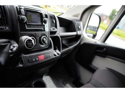 Peugeot Boxer 2.0 BlueHDI L1H1 Pro PB Edition Camera, Cruise, Multimedia, 130pk, Trekhaak, Airco, Radio, Uniek!