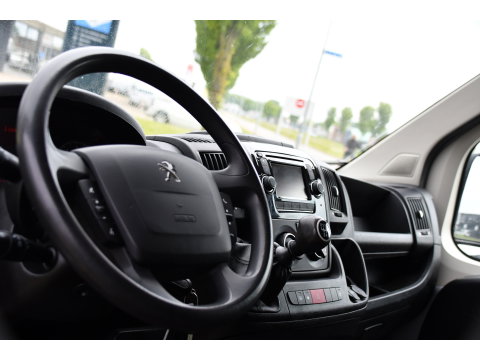 Peugeot Boxer 2.0 BlueHDI L1H1 Pro PB Edition Camera, Cruise, Multimedia, 130pk, Trekhaak, Airco, Radio, Uniek!