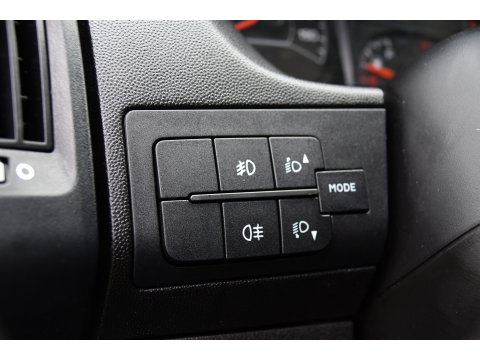 Peugeot Boxer 2.0 BlueHDI L1H1 Pro PB Edition Camera, Cruise, Multimedia, 130pk, Trekhaak, Airco, Radio, Uniek!