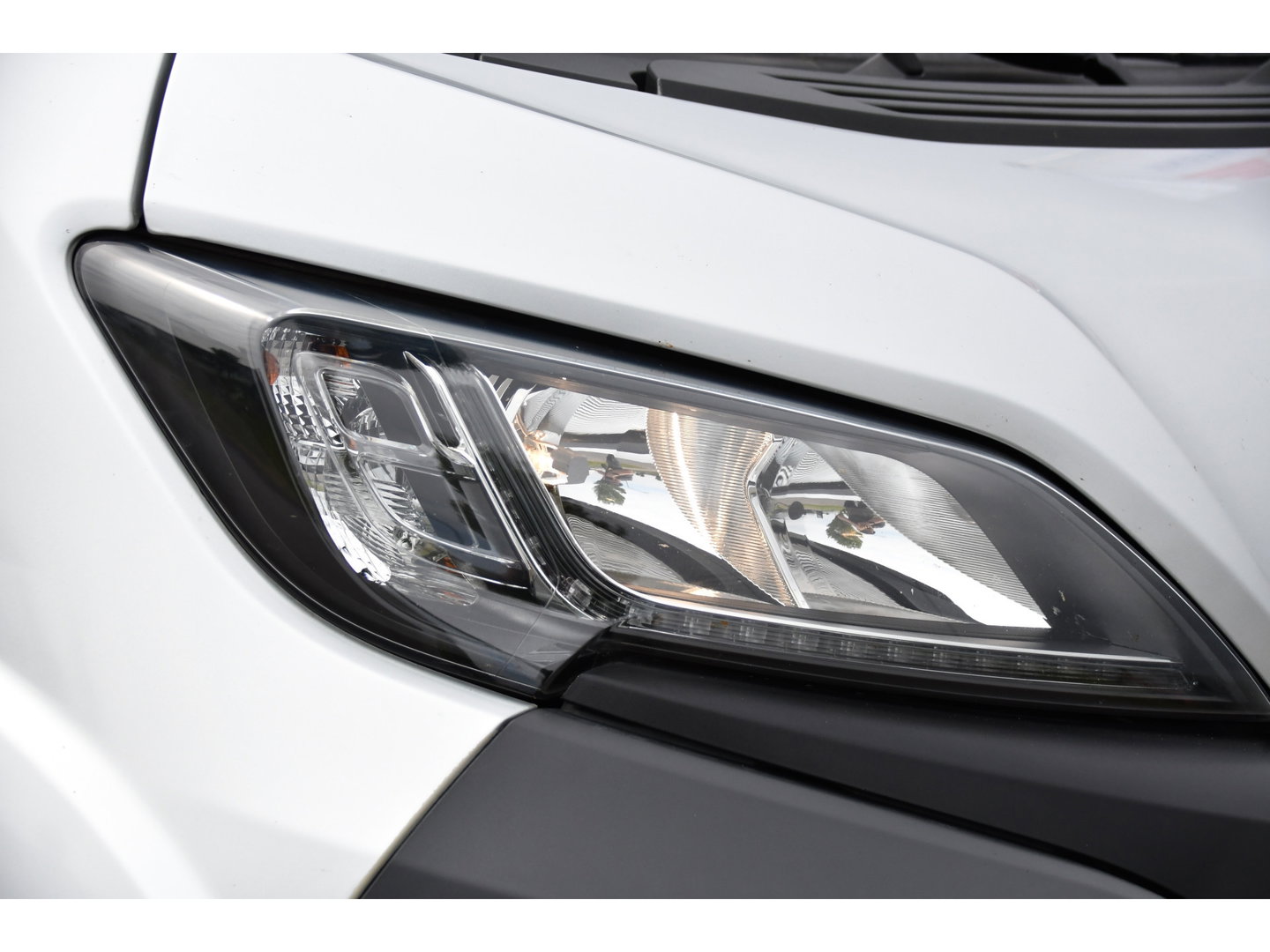 Peugeot Boxer 2.0 BlueHDI L1H1 Pro PB Edition Camera, Cruise, Multimedia, 130pk, Trekhaak, Airco, Radio, Uniek!