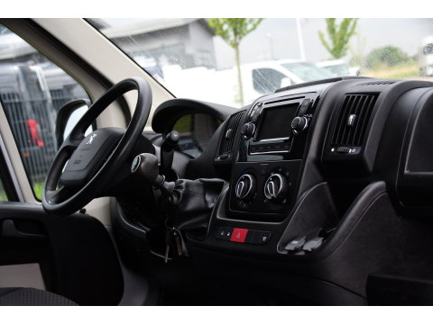 Peugeot Boxer 2.0 BlueHDI L1H1 Pro PB Edition Camera, Cruise, Multimedia, 130pk, Trekhaak, Airco, Radio, Uniek!