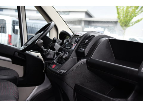 Peugeot Boxer 2.0 BlueHDI L1H1 Pro PB Edition Camera, Cruise, Multimedia, 130pk, Trekhaak, Airco, Radio, Uniek!