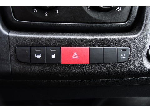 Peugeot Boxer 2.0 BlueHDI L1H1 Pro PB Edition Camera, Cruise, Multimedia, 130pk, Trekhaak, Airco, Radio, Uniek!