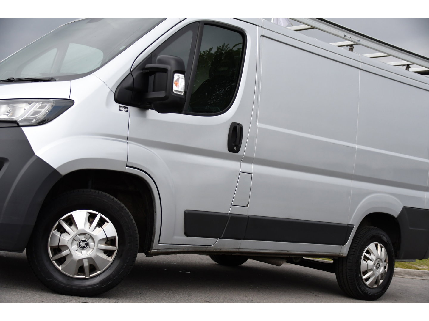 Peugeot Boxer 2.0 BlueHDI L1H1 Pro PB Edition Camera, Cruise, Multimedia, 130pk, Trekhaak, Airco, Radio, Uniek!