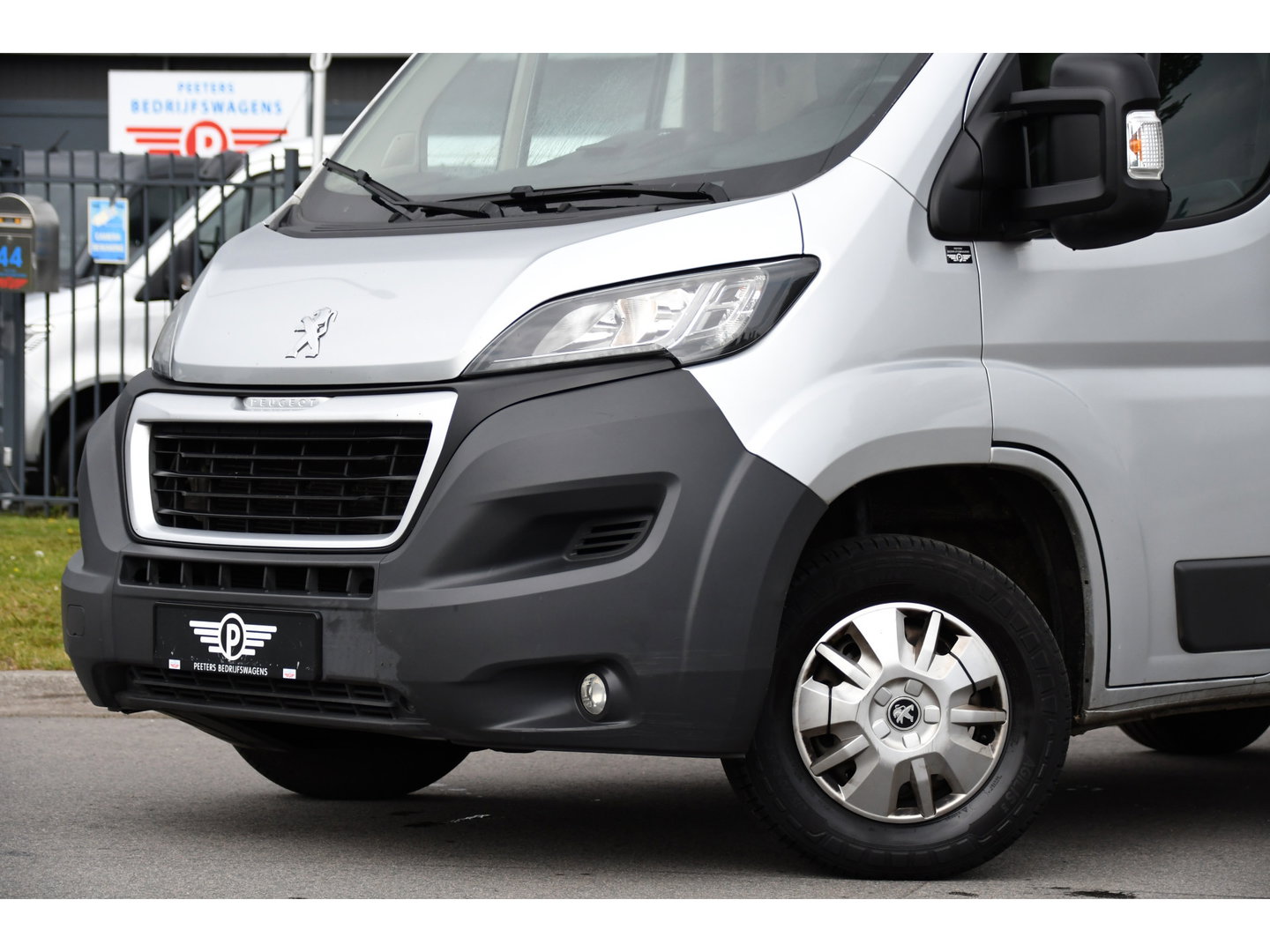 Peugeot Boxer 2.0 BlueHDI L1H1 Pro PB Edition Camera, Cruise, Multimedia, 130pk, Trekhaak, Airco, Radio, Uniek!
