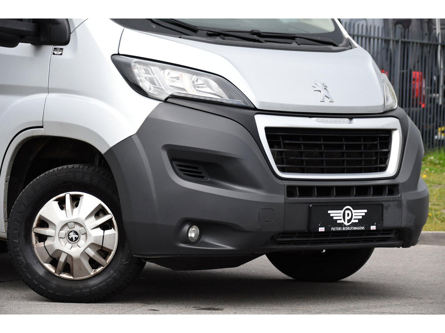Peugeot Boxer 2.0 BlueHDI L1H1 Pro PB Edition Camera, Cruise, Multimedia, 130pk, Trekhaak, Airco, Radio, Uniek!