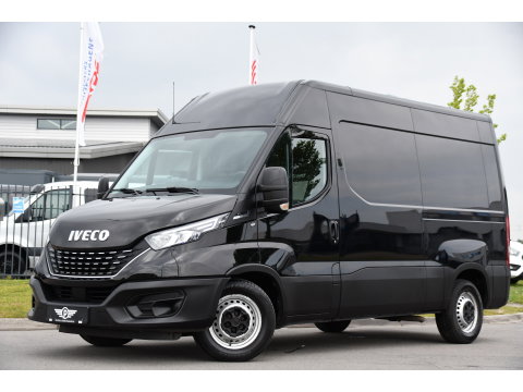 Iveco Daily 35S14V 2.3 L2H2 Cruise, LED, 3500kg Trekhaak, Automaat, Bluetooth, Geveerde stoel, Sensoren, Uniek!