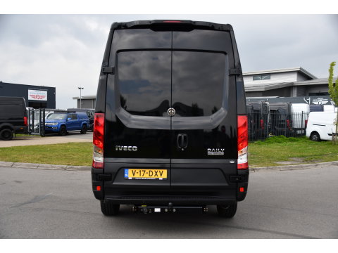 Iveco Daily 35S14V 2.3 L2H2 Cruise, LED, 3500kg Trekhaak, Automaat, Bluetooth, Geveerde stoel, Sensoren, Uniek!