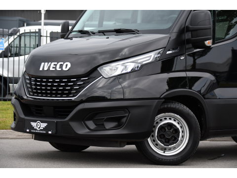 Iveco Daily 35S14V 2.3 L2H2 Cruise, LED, 3500kg Trekhaak, Automaat, Bluetooth, Geveerde stoel, Sensoren, Uniek!