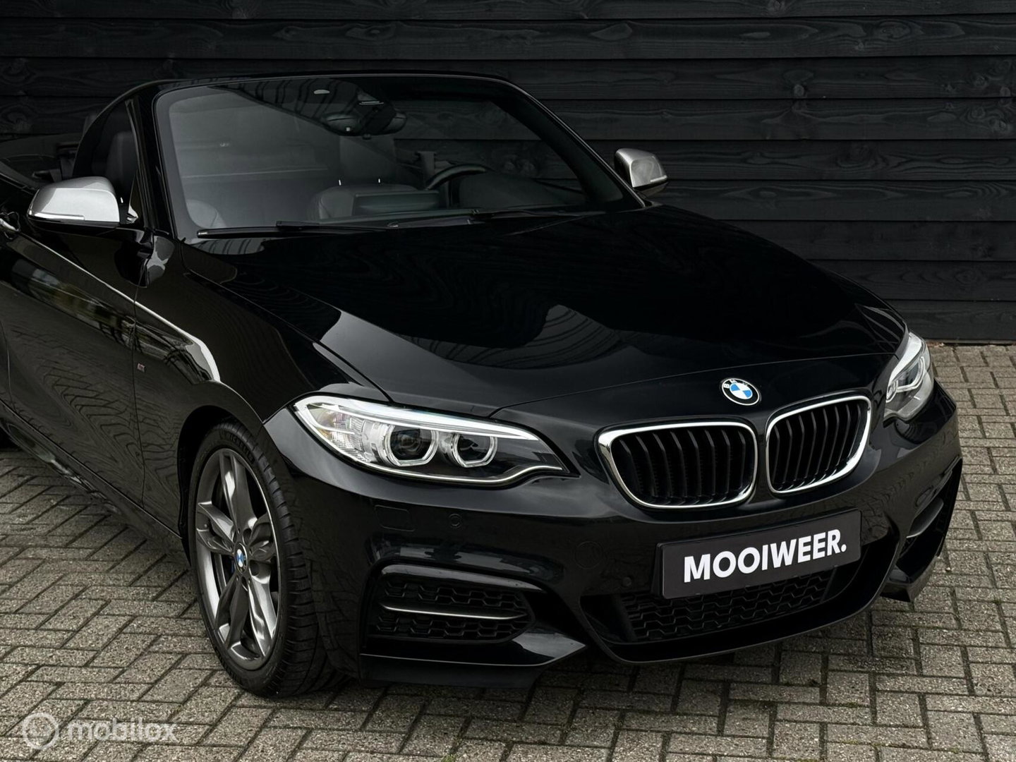 BMW 2 Serie Cabrio M235i High Executive | Leder | 326 PK