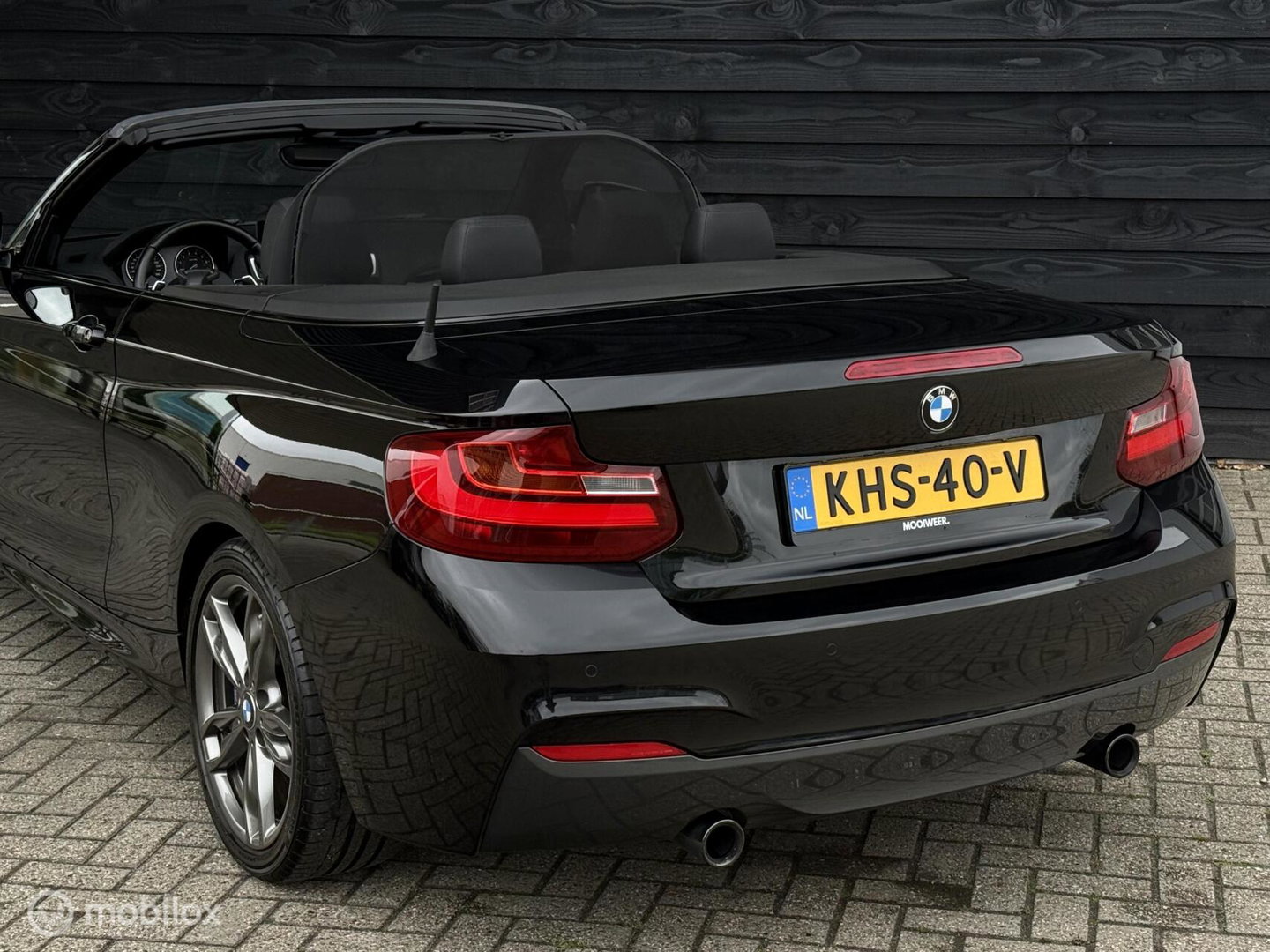 BMW 2 Serie Cabrio M235i High Executive | Leder | 326 PK