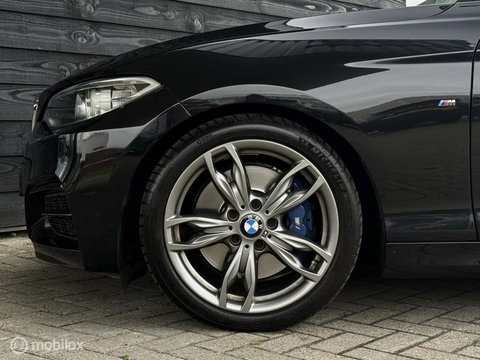 BMW 2 Serie Cabrio M235i High Executive | Leder | 326 PK