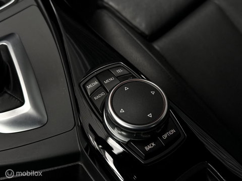 BMW 2 Serie Cabrio M235i High Executive | Leder | 326 PK