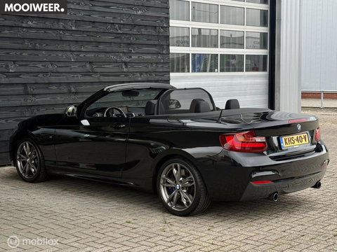 BMW 2 Serie Cabrio M235i High Executive | Leder | 326 PK