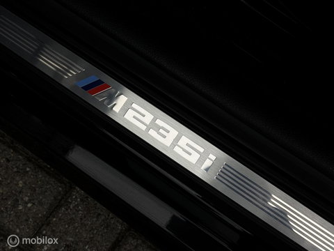 BMW 2 Serie Cabrio M235i High Executive | Leder | 326 PK