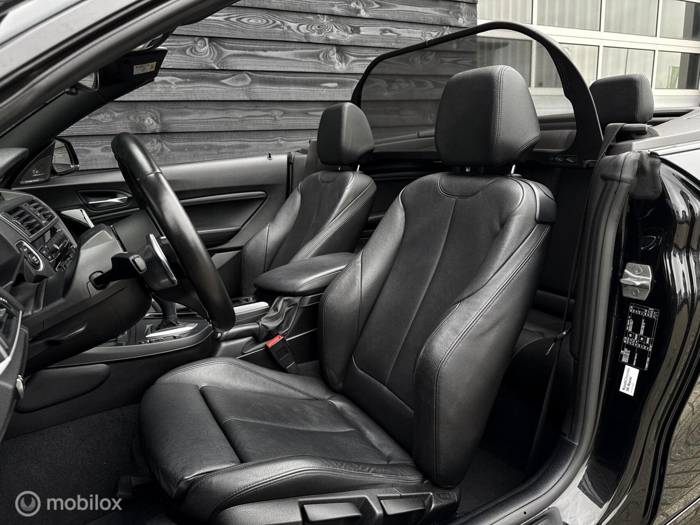 BMW 2 Serie Cabrio M235i High Executive | Leder | 326 PK