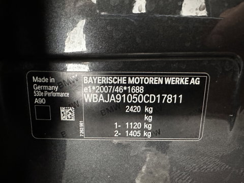 BMW 5 Serie 530e iPerformance eDrive Edition (Plug-In) (INCL-BTW) Aut. *LEATHER | FULL-LED | SOFTCLOSE | TOPVIEW | MEMORY-PACK | DIGI-COCKPIT | NAVI-FULLMAP | HEATED-COMFORTSEATS | HEAD-UP | PRIVACY-GLASS | ECC | PDC | 18''ALU*