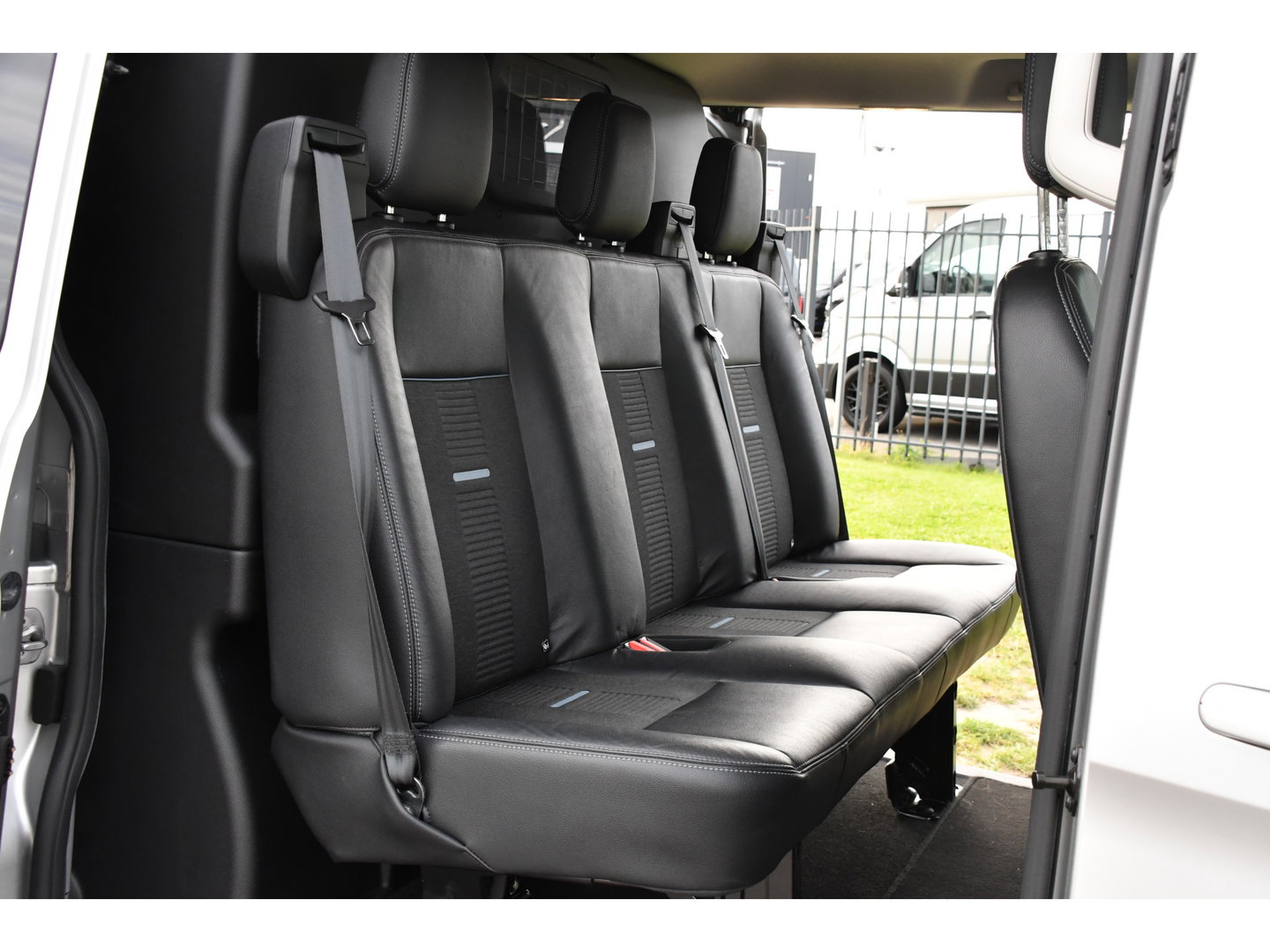 Ford Transit Custom 2.0 TDCI L1H1 Active DC Full Options! Adaptieve Cruise, Camera, Xenon, Carplay, Leder, Automaat, 170pk, Multimedia, Uniek!