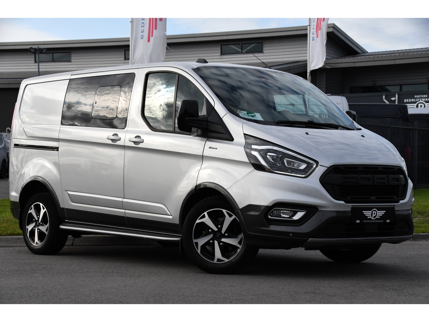 Ford Transit Custom 2.0 TDCI L1H1 Active DC Full Options! Adaptieve Cruise, Camera, Xenon, Carplay, Leder, Automaat, 170pk, Multimedia, Uniek!