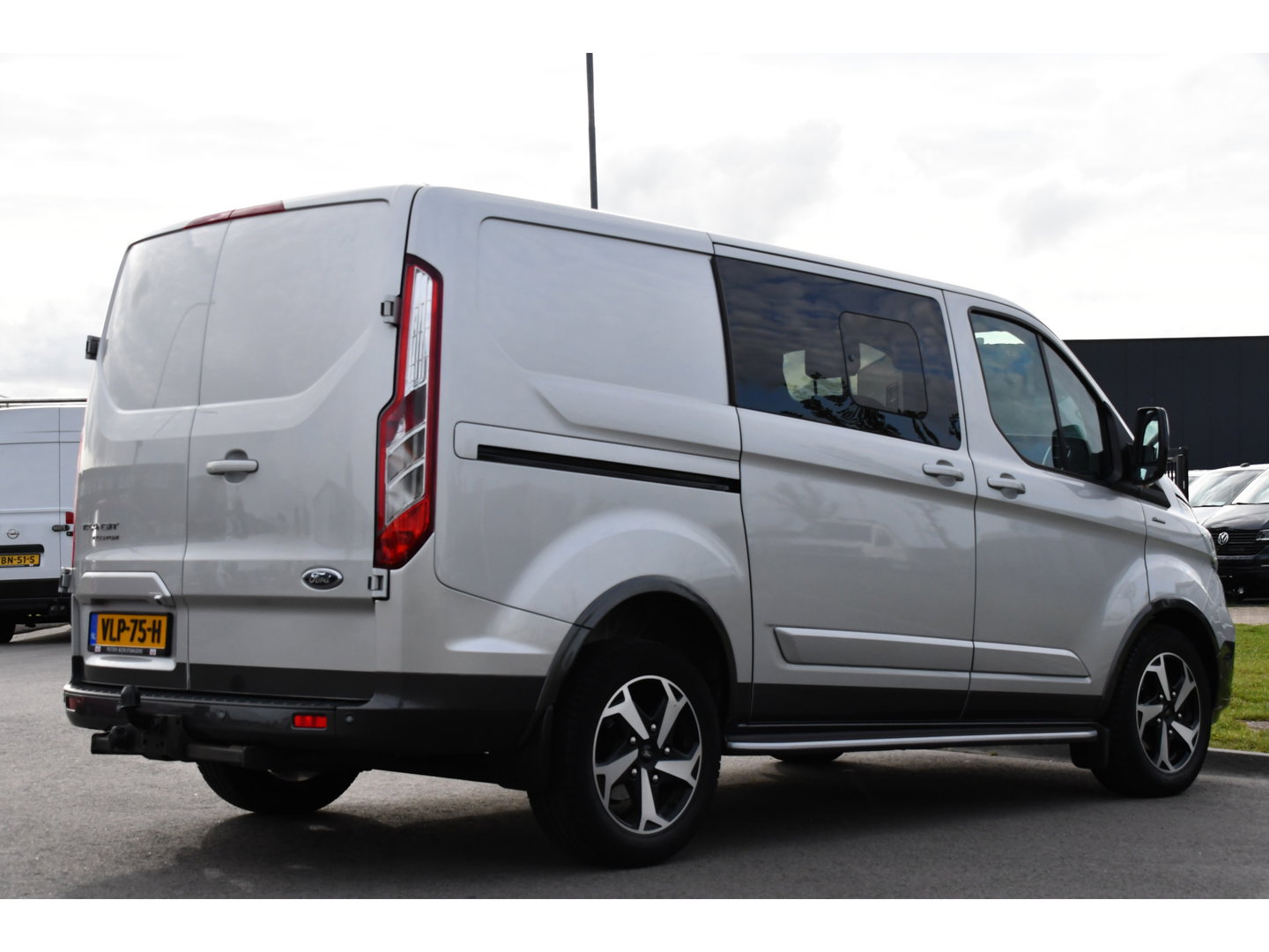 Ford Transit Custom 2.0 TDCI L1H1 Active DC Full Options! Adaptieve Cruise, Camera, Xenon, Carplay, Leder, Automaat, 170pk, Multimedia, Uniek!