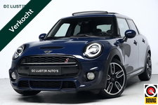 MINI Cooper S - Mini 2.0 John Cooper Works Automaat 192 PK | Pano-dak | CarPlay | Stoelverwarming | Cruise | Harman/Kardon | Led | Pdc |
