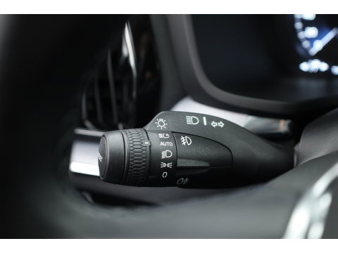 Volvo V60 2.0 B3 Momentum Business | Trekhaak | Adap. Cruise | Blis | Carplay |