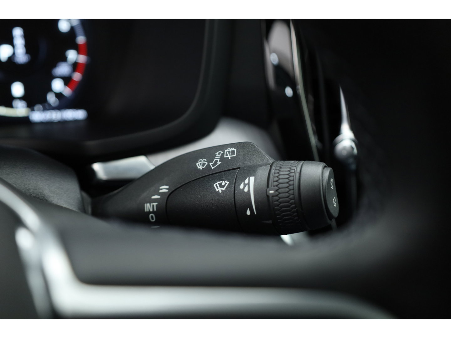 Volvo V60 2.0 B3 Momentum Business | Trekhaak | Adap. Cruise | Blis | Carplay |