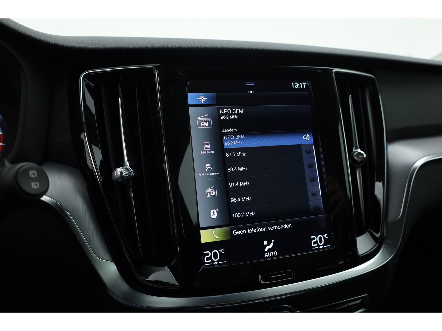 Volvo V60 2.0 B3 Momentum Business | Trekhaak | Adap. Cruise | Blis | Carplay |
