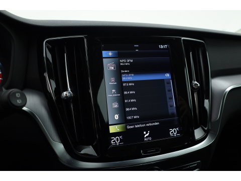 Volvo V60 2.0 B3 Momentum Business | Trekhaak | Adap. Cruise | Blis | Carplay |