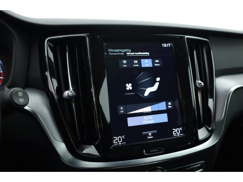Volvo V60 2.0 B3 Momentum Business | Trekhaak | Adap. Cruise | Blis | Carplay |