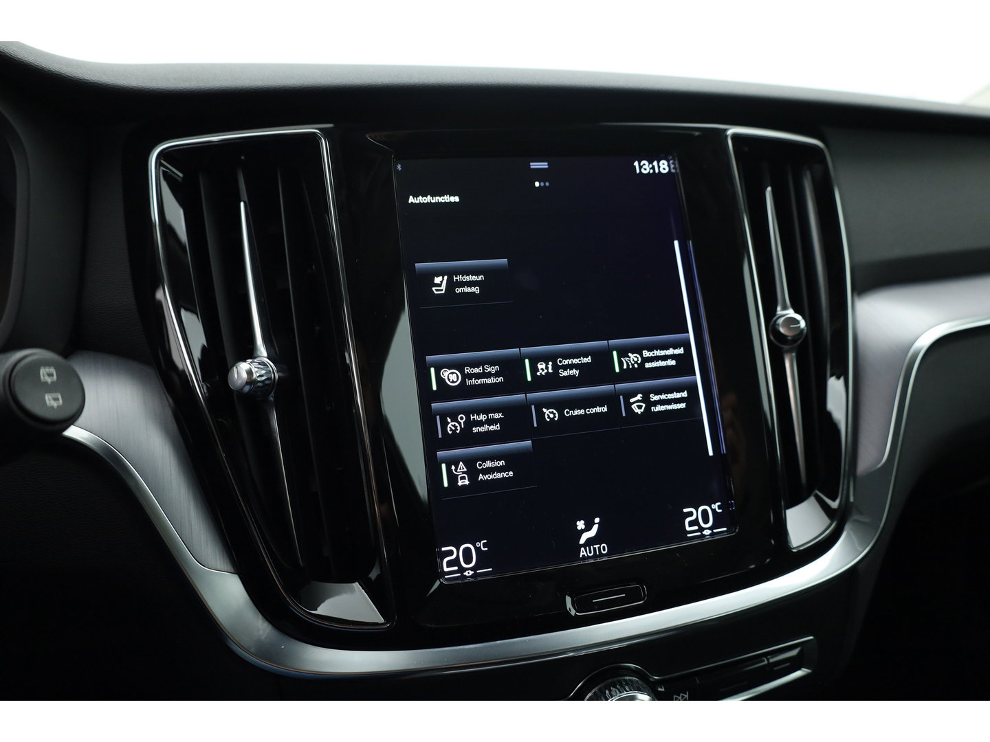 Volvo V60 2.0 B3 Momentum Business | Trekhaak | Adap. Cruise | Blis | Carplay |