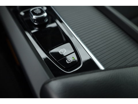 Volvo V60 2.0 B3 Momentum Business | Trekhaak | Adap. Cruise | Blis | Carplay |