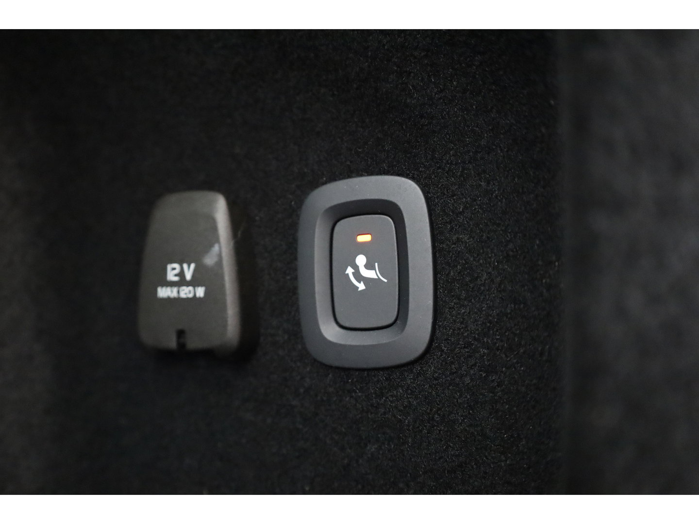 Volvo V60 2.0 B3 Momentum Business | Trekhaak | Adap. Cruise | Blis | Carplay |