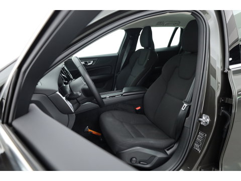 Volvo V60 2.0 B3 Momentum Business | Trekhaak | Adap. Cruise | Blis | Carplay |