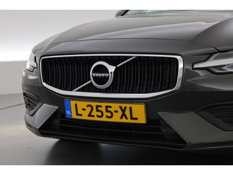 Volvo V60 2.0 B3 Momentum Business | Trekhaak | Adap. Cruise | Blis | Carplay |