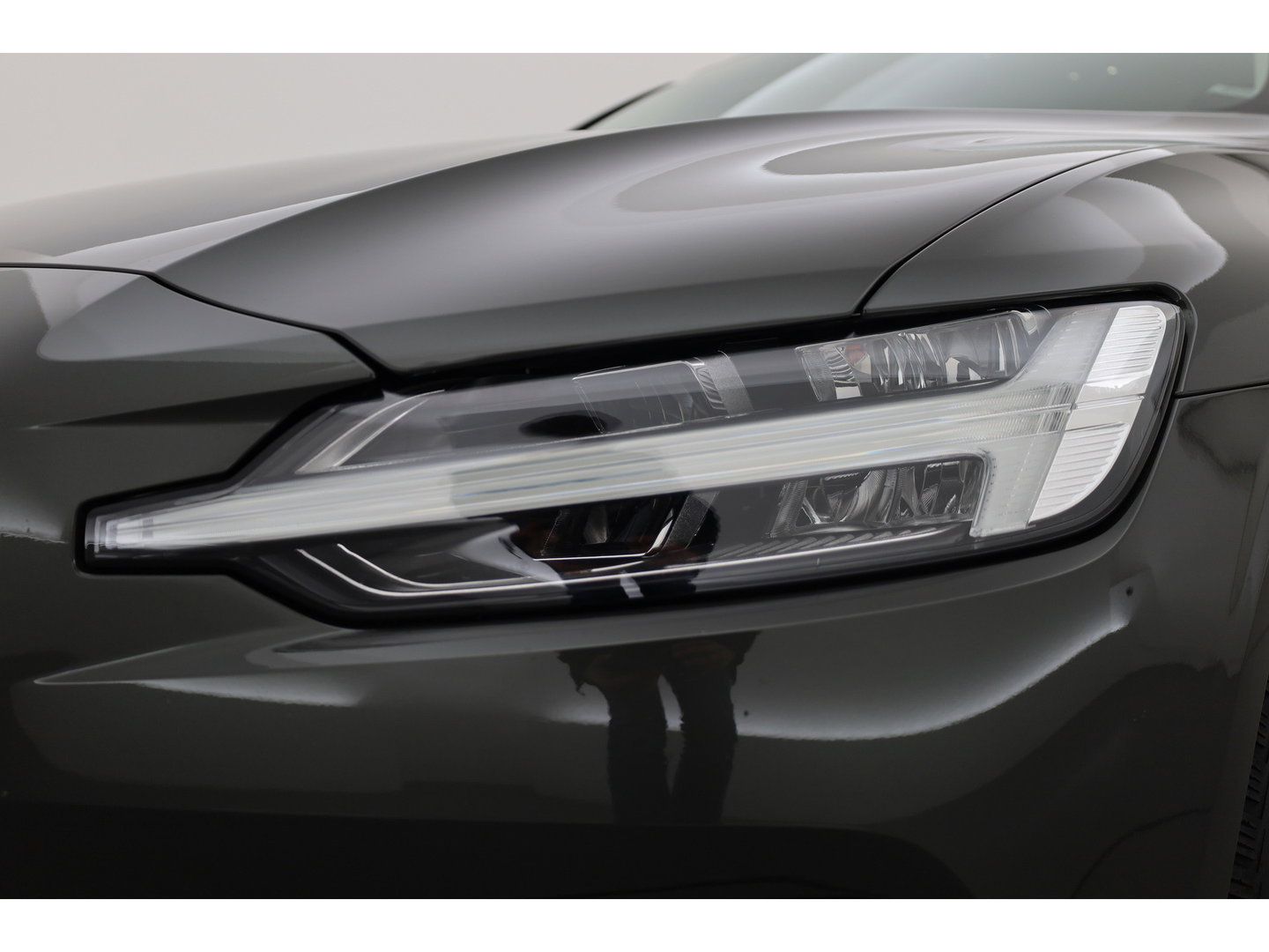 Volvo V60 2.0 B3 Momentum Business | Trekhaak | Adap. Cruise | Blis | Carplay |