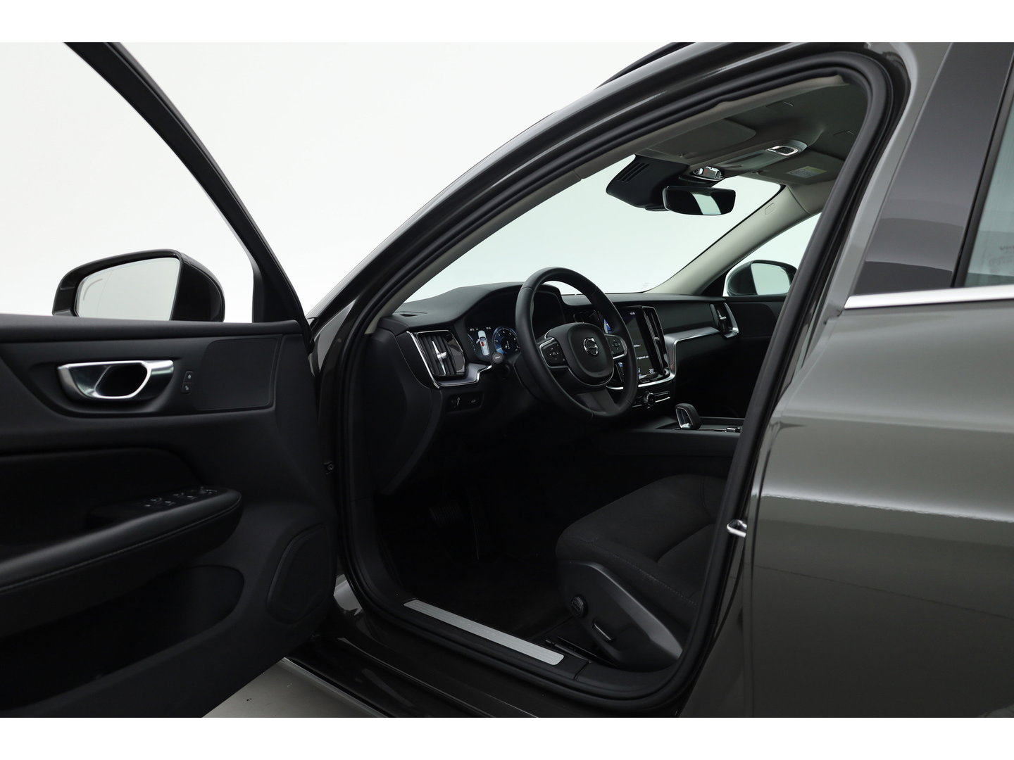 Volvo V60 2.0 B3 Momentum Business | Trekhaak | Adap. Cruise | Blis | Carplay |