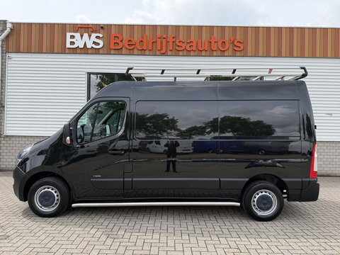 Opel Movano 2.3 Turbo 136pk L2H2 / vaste prijs rijklaar € 20.950 ex btw / lease vanaf € 342 / zwart metallic / airco / cruise / imperial + trap / trekhaak / camera / euro 6