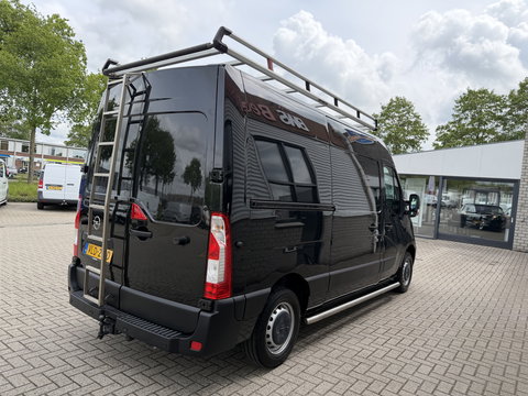 Opel Movano 2.3 Turbo 136pk L2H2 / vaste prijs rijklaar € 20.950 ex btw / lease vanaf € 342 / zwart metallic / airco / cruise / imperial + trap / trekhaak / camera / euro 6