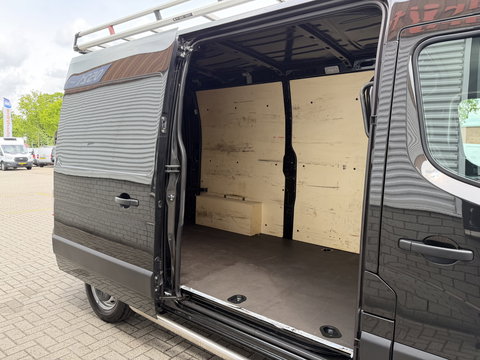 Opel Movano 2.3 Turbo 136pk L2H2 / vaste prijs rijklaar € 20.950 ex btw / lease vanaf € 342 / zwart metallic / airco / cruise / imperial + trap / trekhaak / camera / euro 6