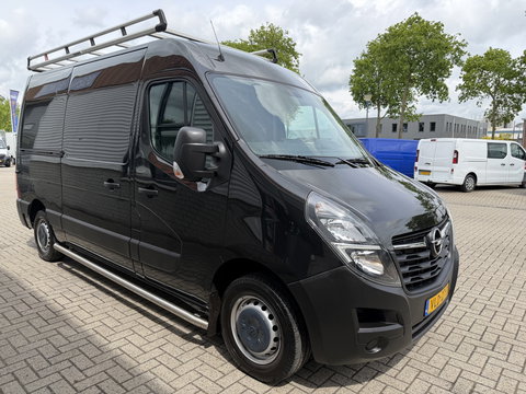 Opel Movano 2.3 Turbo 136pk L2H2 / vaste prijs rijklaar € 20.950 ex btw / lease vanaf € 342 / zwart metallic / airco / cruise / imperial + trap / trekhaak / camera / euro 6