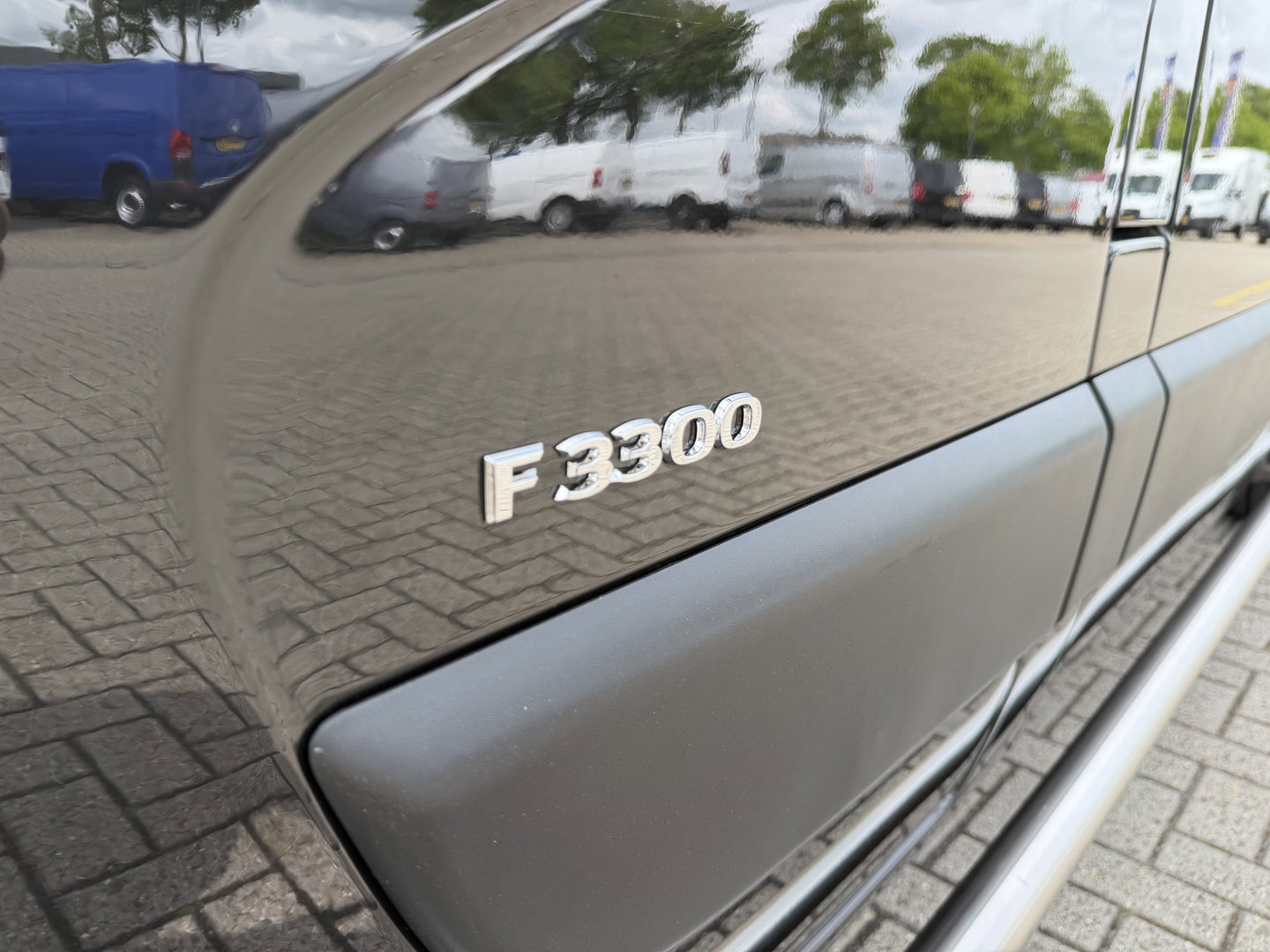 Opel Movano 2.3 Turbo 136pk L2H2 / vaste prijs rijklaar € 20.950 ex btw / lease vanaf € 342 / zwart metallic / airco / cruise / imperial + trap / trekhaak / camera / euro 6