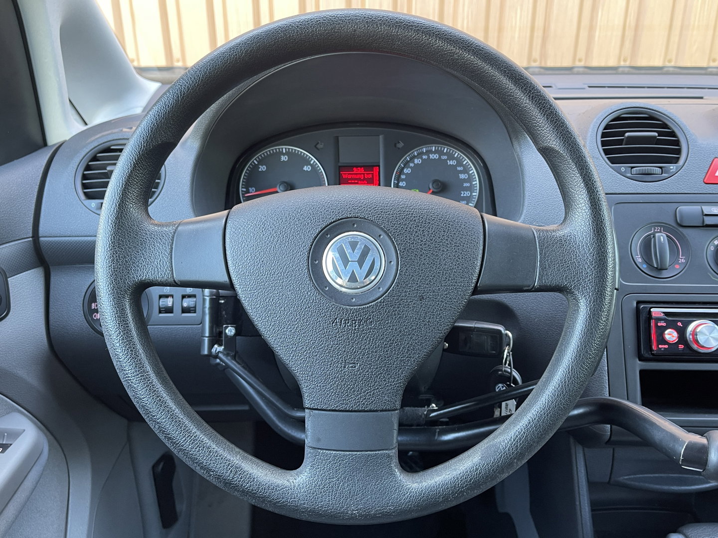 Volkswagen Caddy 1.9 TDI Comfortline 5p. | Uniek | Invalide | Rolstoellift | Handbediening Rem/Gas | 5 Zitplaatsen | DAB | Airconditioning | Origineel Nederlands |