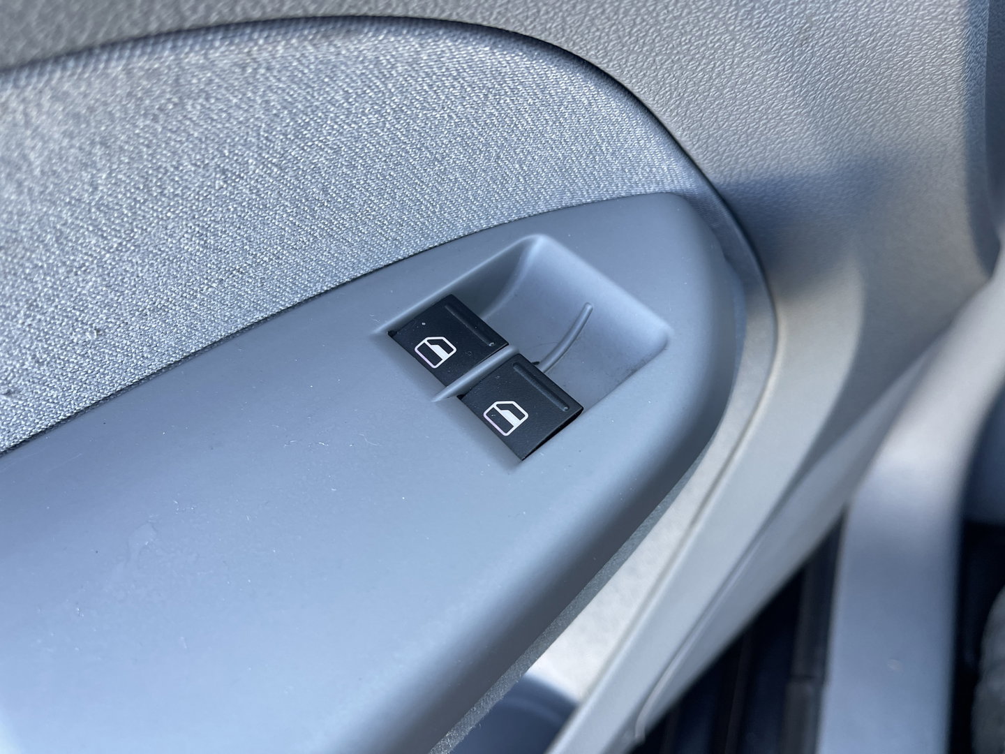 Volkswagen Caddy 1.9 TDI Comfortline 5p. | Uniek | Invalide | Rolstoellift | Handbediening Rem/Gas | 5 Zitplaatsen | DAB | Airconditioning | Origineel Nederlands |