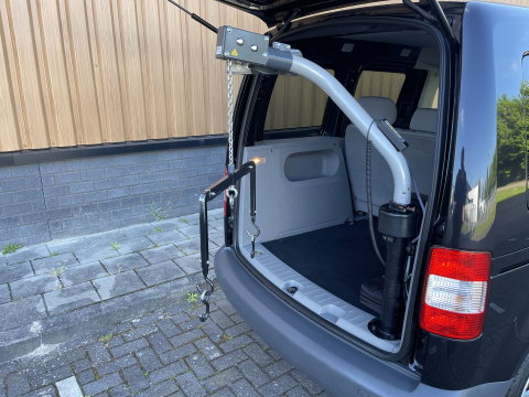 Volkswagen Caddy 1.9 TDI Comfortline 5p. | Uniek | Invalide | Rolstoellift | Handbediening Rem/Gas | 5 Zitplaatsen | DAB | Airconditioning | Origineel Nederlands |