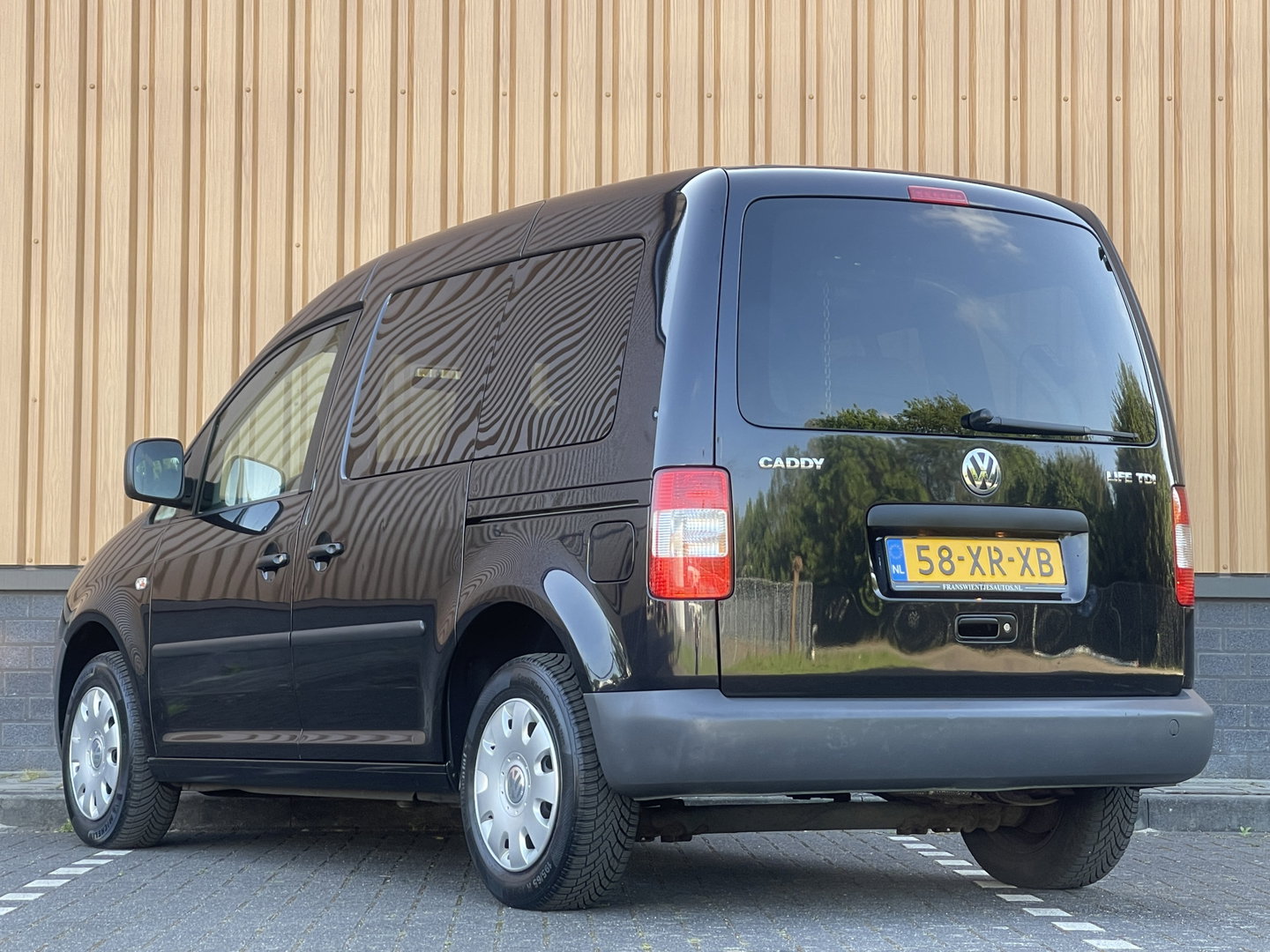 Volkswagen Caddy 1.9 TDI Comfortline 5p. | Uniek | Invalide | Rolstoellift | Handbediening Rem/Gas | 5 Zitplaatsen | DAB | Airconditioning | Origineel Nederlands |