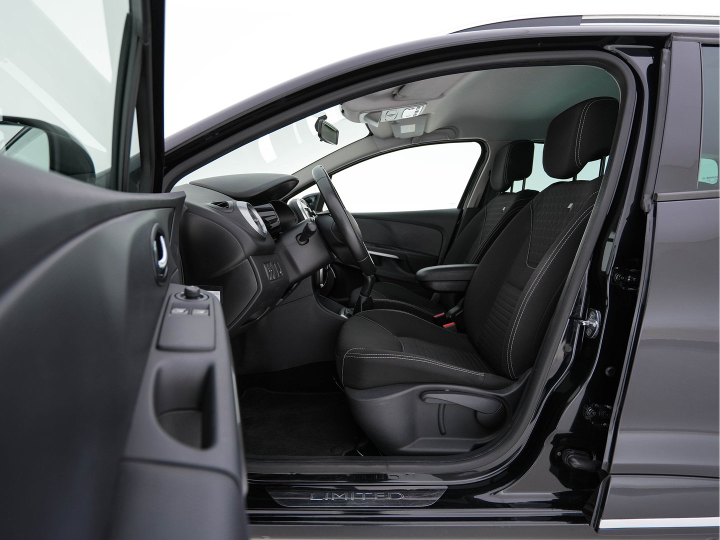 Renault Clio Estate 1.5 dCi ECO Dynamique *NAVI-FULLMAP | AIRCO | CRUISE | KEYLESS | COMFORTSEATS | BASS-REFLEX-AUDIO | PRIVACYGLASS | 16"ALU*