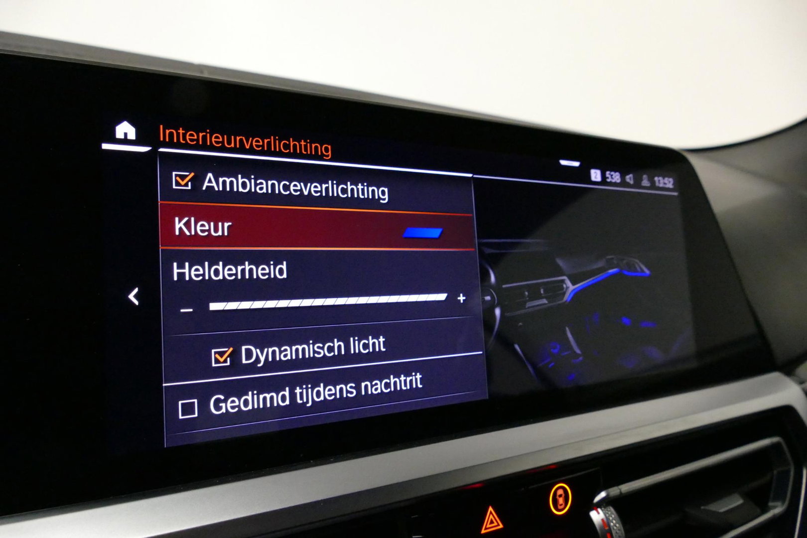 BMW 4 Serie Cabrio M440i xDrive High Executive / Air Collar (nekverwarming / BMW Laserlight / Elektr. verstelbare voorstoelen (links met memory) / Harman Kardon Surround Sound / Stoelverwarming / 20" / Rondomzichtcamera / HUD / Apple Carplay - Android Auto / Adaptief