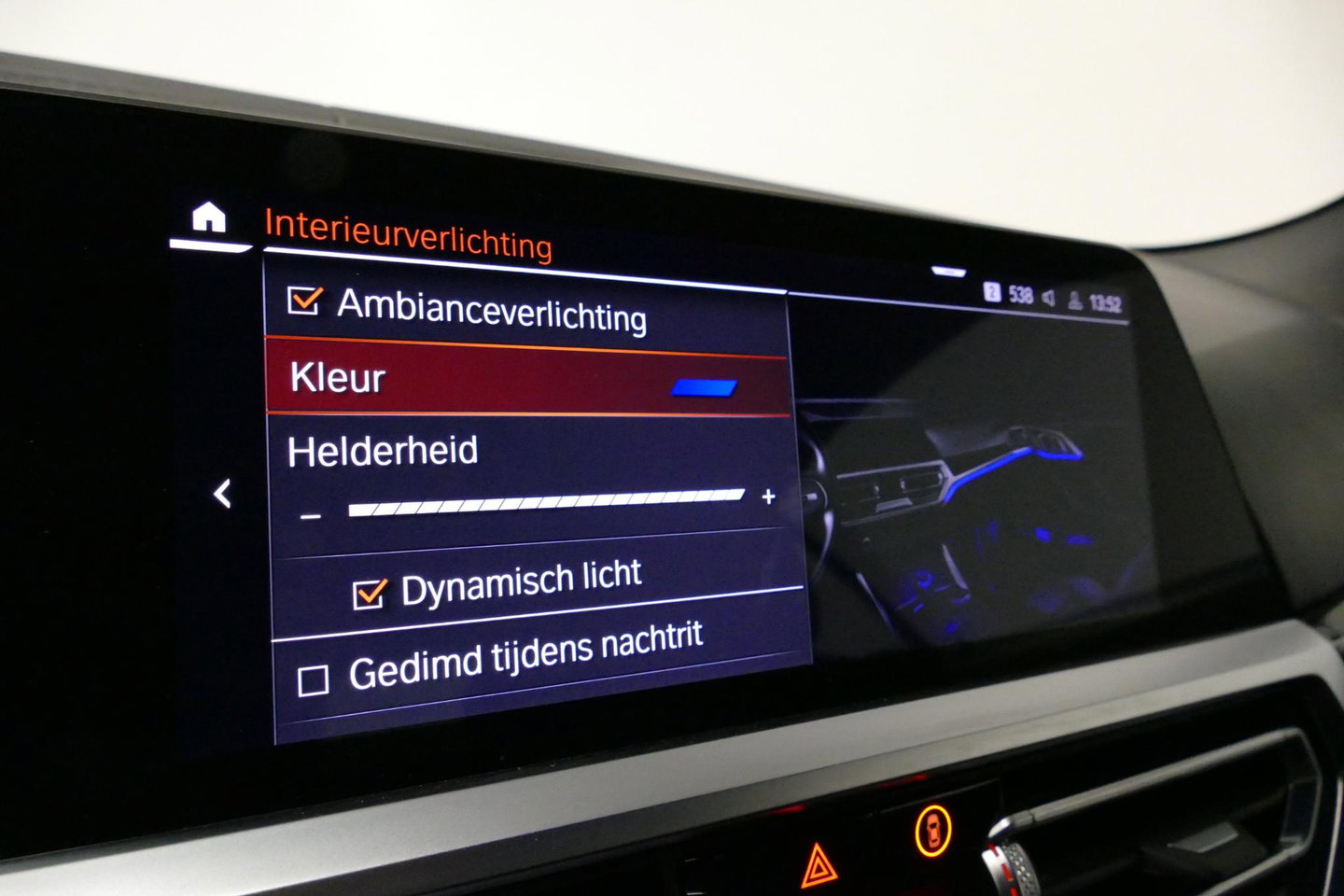 BMW 4 Serie Cabrio M440i xDrive High Executive / Air Collar (nekverwarming / BMW Laserlight / Elektr. verstelbare voorstoelen (links met memory) / Harman Kardon Surround Sound / Stoelverwarming / 20" / Rondomzichtcamera / HUD / Apple Carplay - Android Auto / Adaptief