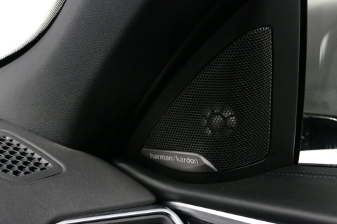 BMW 4 Serie Cabrio M440i xDrive High Executive / Air Collar (nekverwarming / BMW Laserlight / Elektr. verstelbare voorstoelen (links met memory) / Harman Kardon Surround Sound / Stoelverwarming / 20" / Rondomzichtcamera / HUD / Apple Carplay - Android Auto / Adaptief